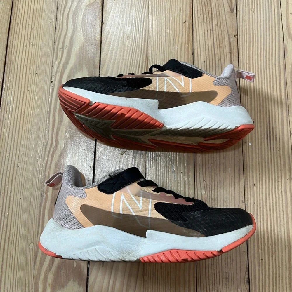 New Balance Rave Run v2 Sneaker Kids 12.5 XW Black Peach Orange YTRAVF2